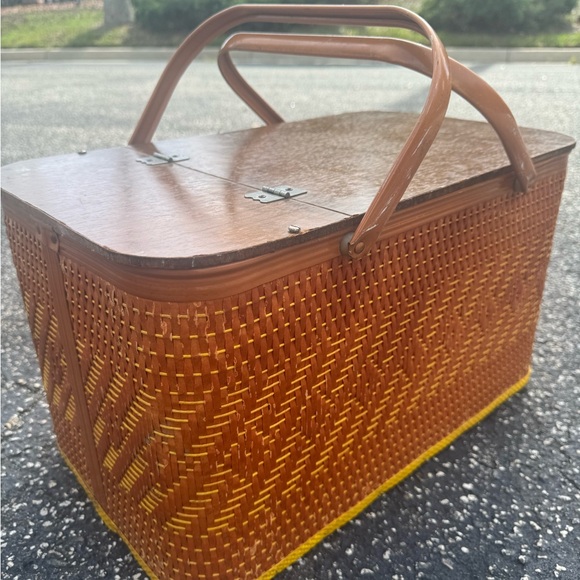 Redmon Picnic Basket  Wood Lid w/ metal Handles MCM - Picture 8 of 15
